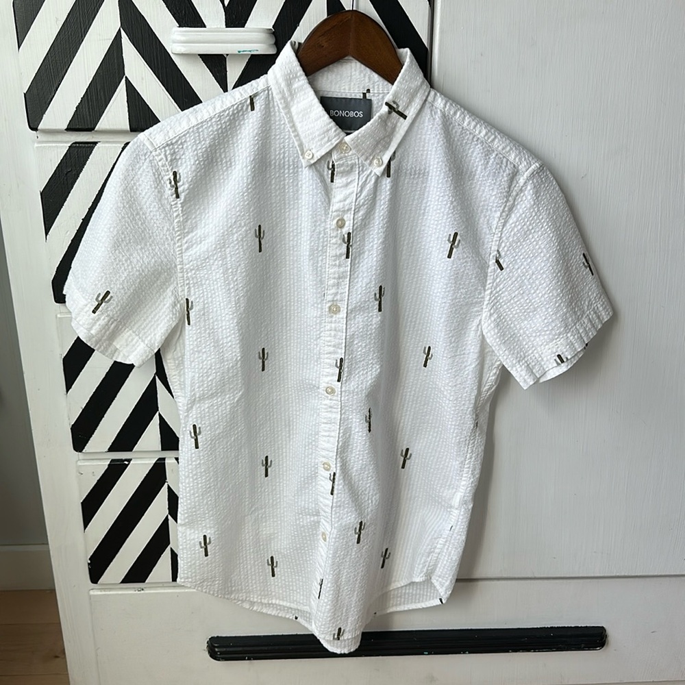 Bonobos short-sleeved button up shirt, patterned cactus print, size small, short
